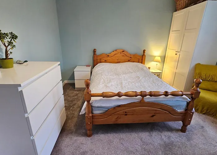 Double Room In Prestonfield Flat